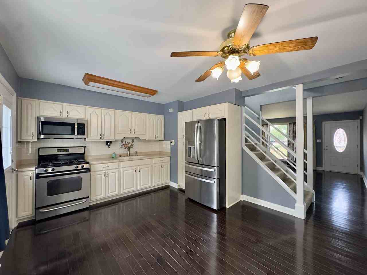 1251 S Grantley St - Photo 7 of 22