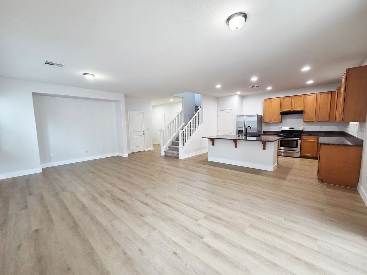 5479 Bristol Grove Ln - Photo 4 of 39