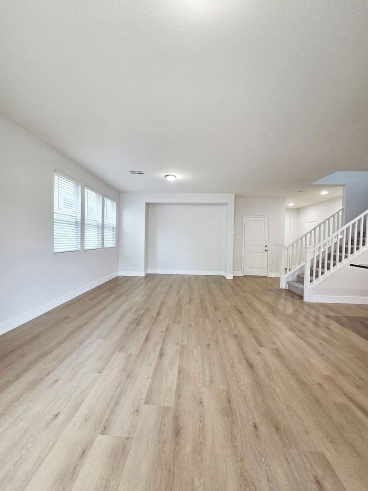 5479 Bristol Grove Ln - Photo 5 of 39