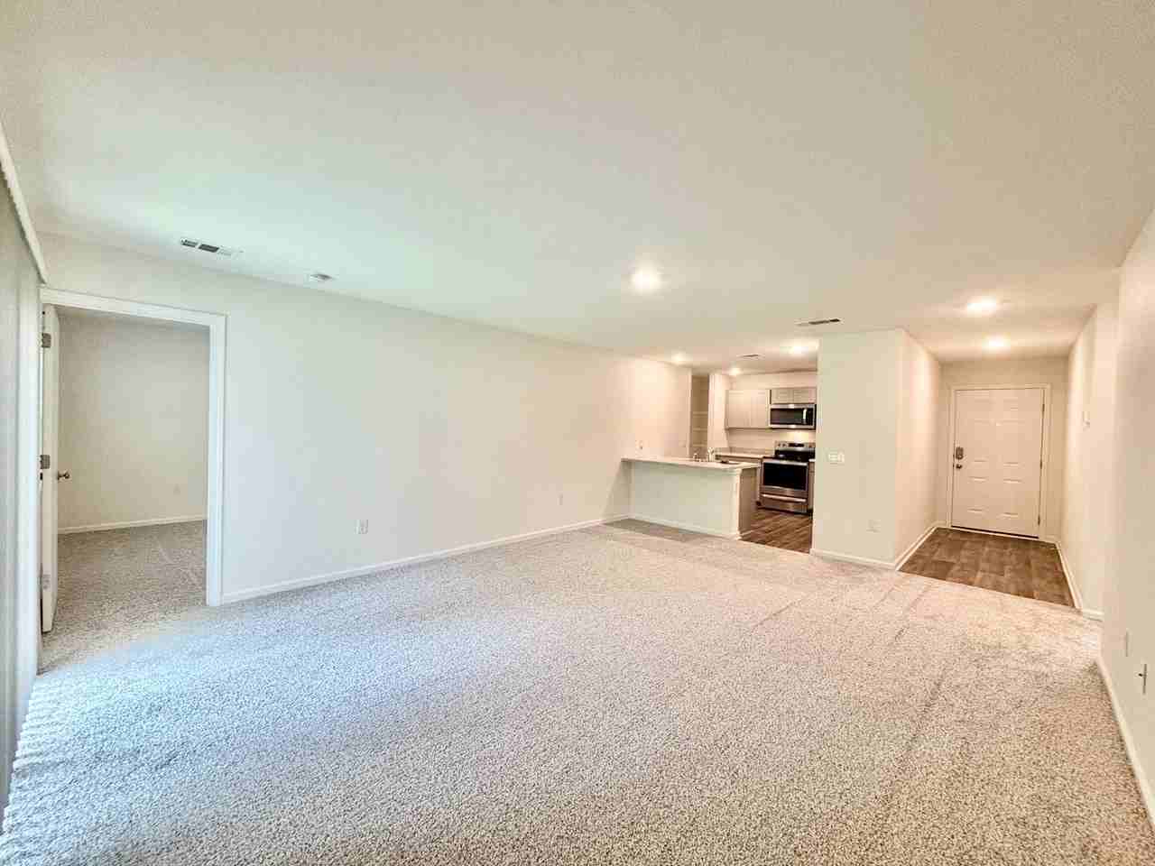 7812 Maxton Rd - Photo 4 of 19