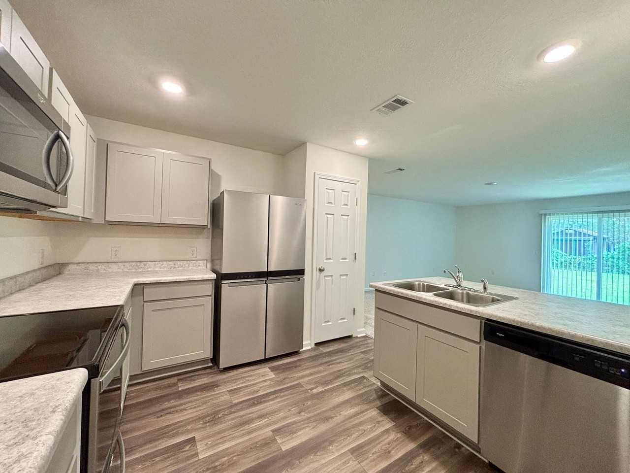 7812 Maxton Rd - Photo 6 of 19