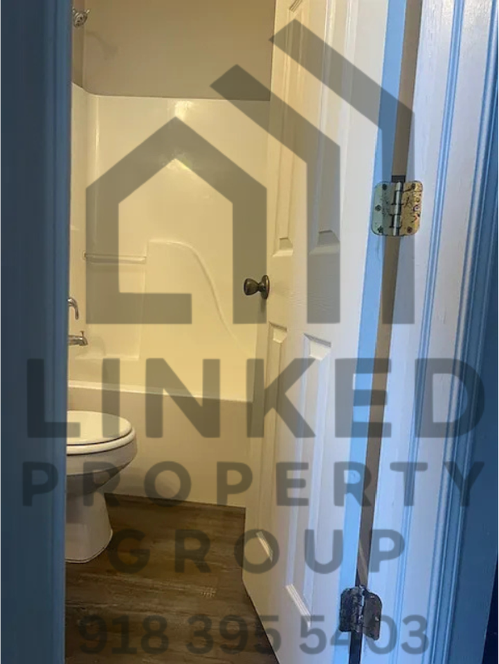 1721 E 67th Pl - Photo 2 of 10