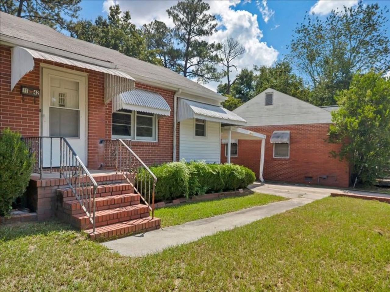 1142 Lamont St - Photo 5 of 27