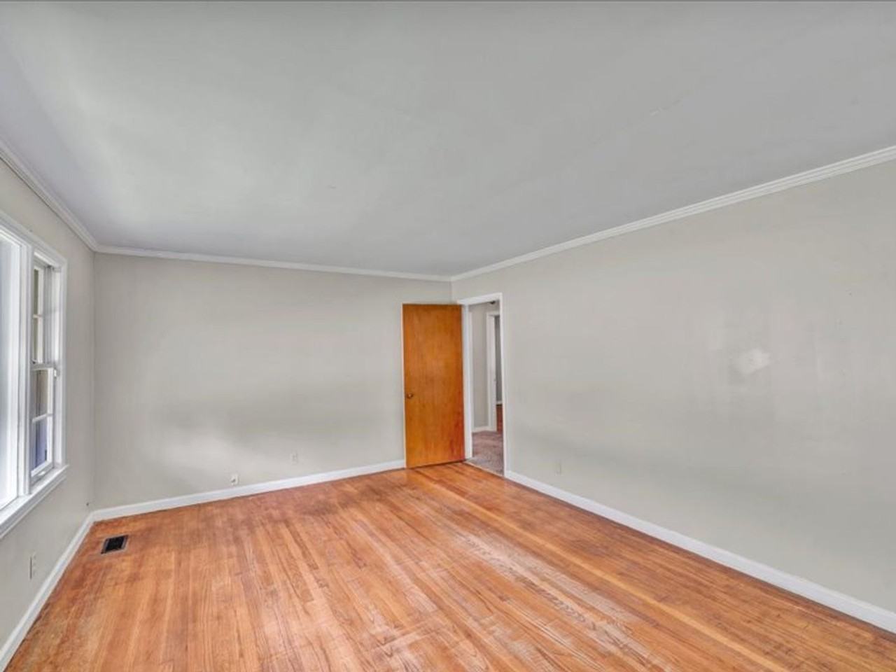1142 Lamont St - Photo 7 of 27