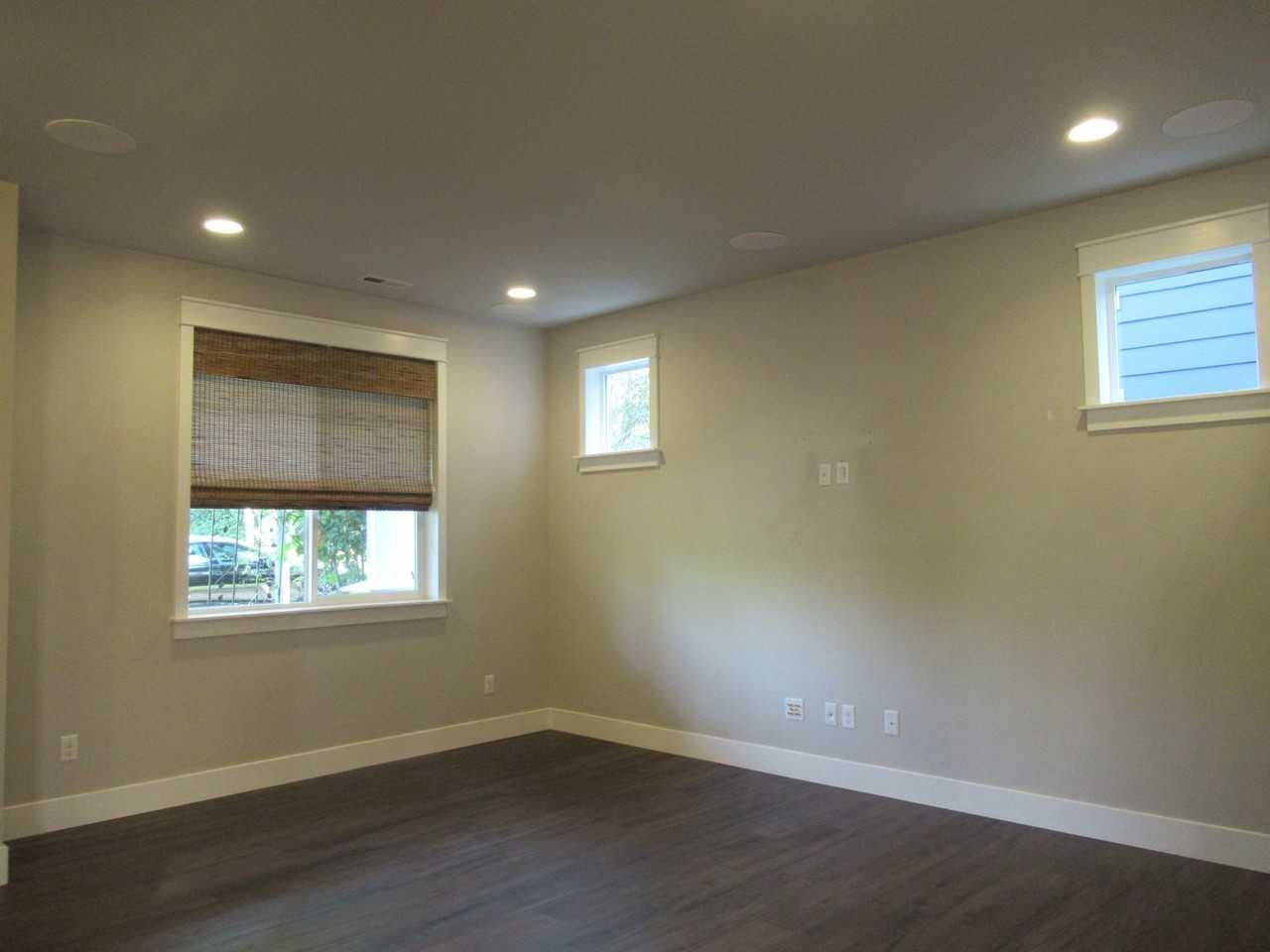 19019 Village Pkwy E - Photo 4 of 26