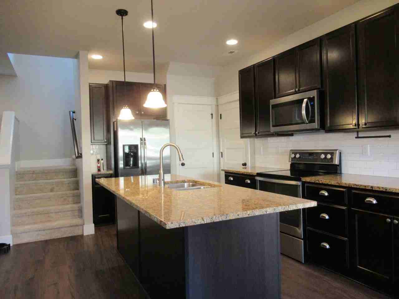 19019 Village Pkwy E - Photo 6 of 26