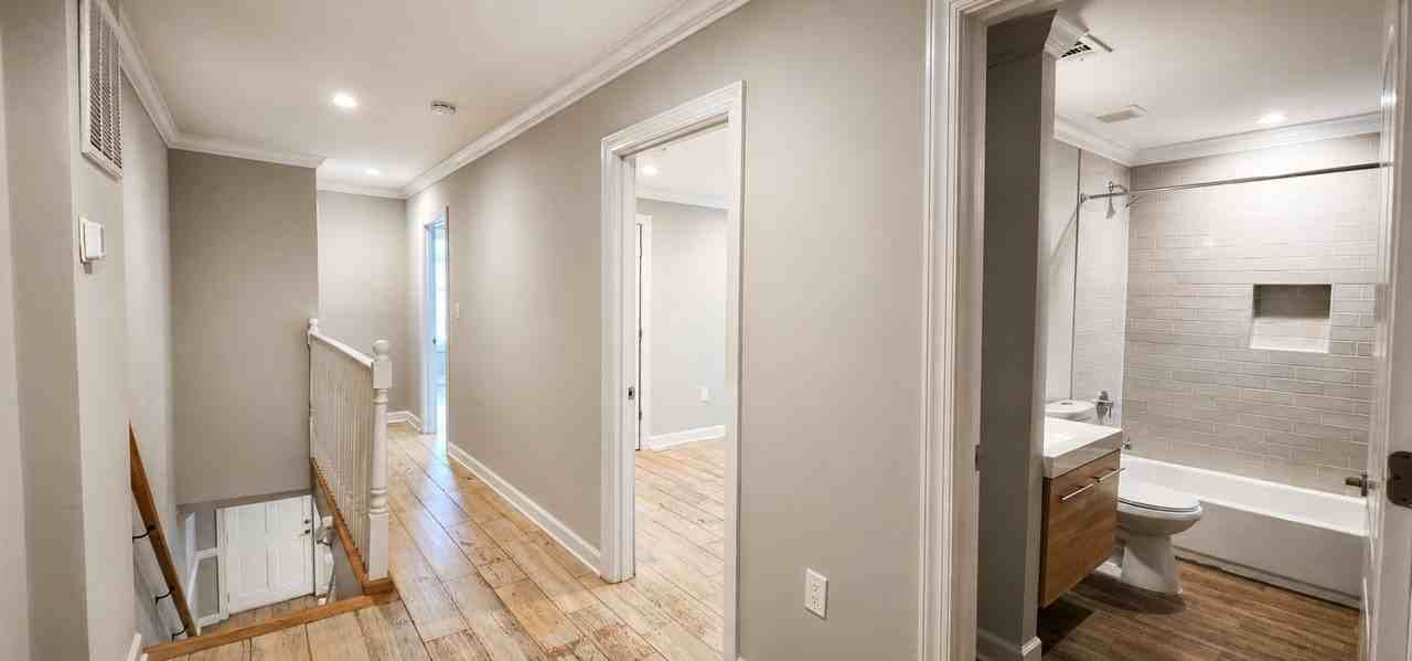 2217 14th St Se - Photo 3 of 7