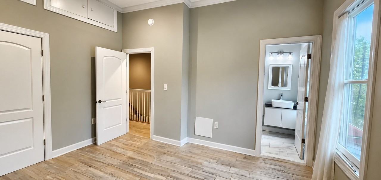 2217 14th St Se - Photo 4 of 7