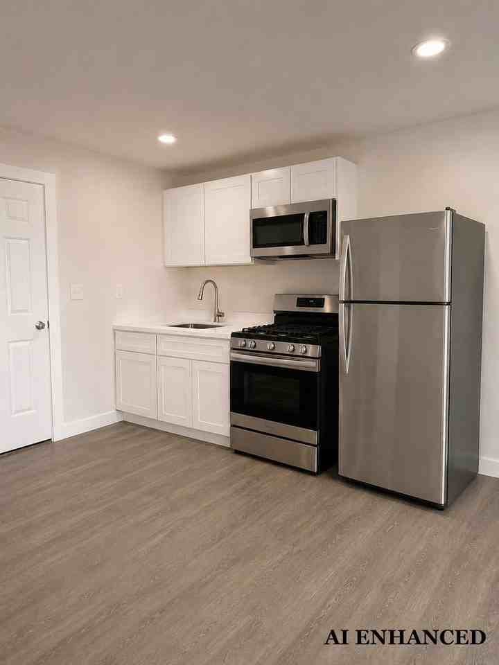 701 Poppy Ave - Photo 2 of 6