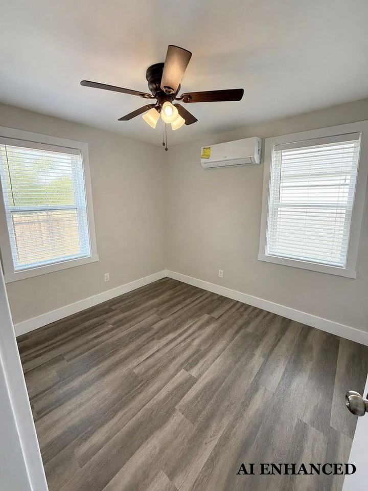 701 Poppy Ave - Photo 4 of 6