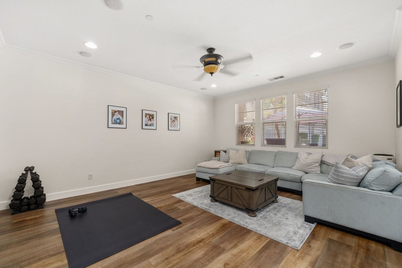13190 Murano Ave - Photo 7 of 47