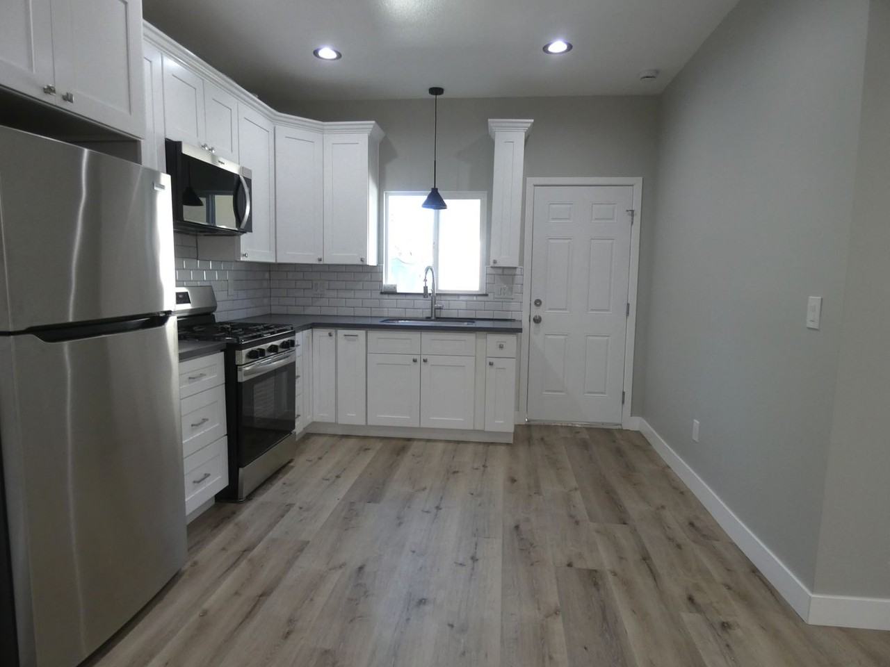 13522 Leffingwell Rd - Photo 3 of 12
