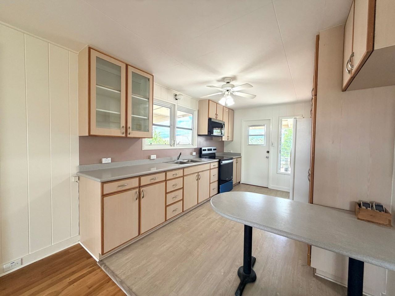 1610 Noelani St - Photo 4 of 9