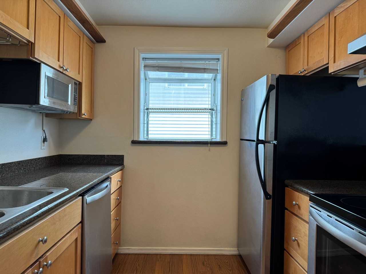 1124 N 92nd St - Photo 4 of 19