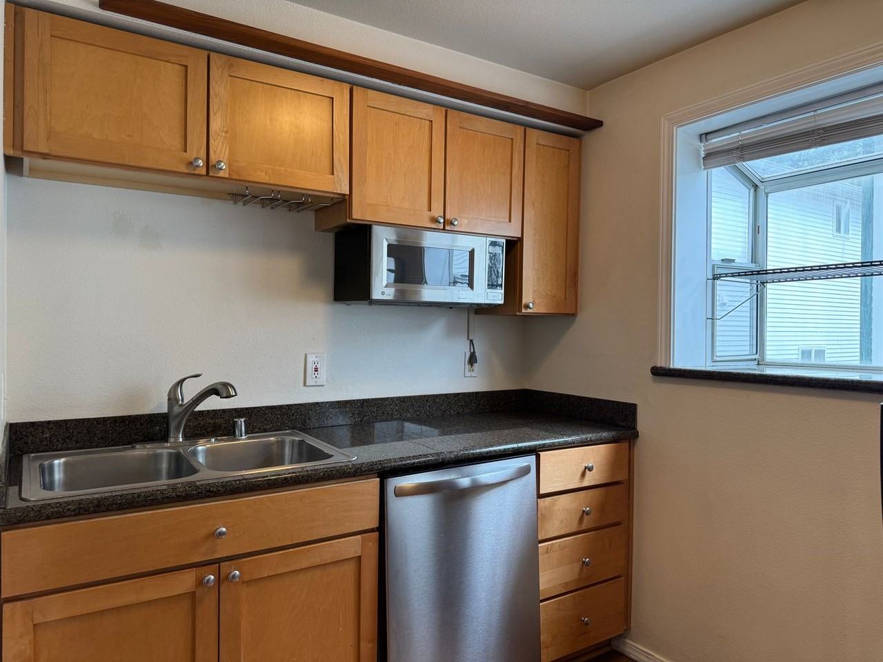 1124 N 92nd St - Photo 6 of 19