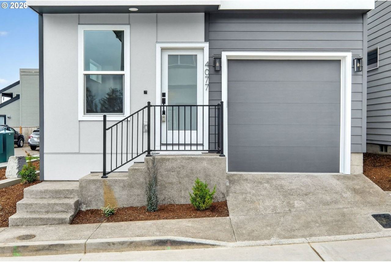 4077 Sw Mckinley St - Photo 4 of 43