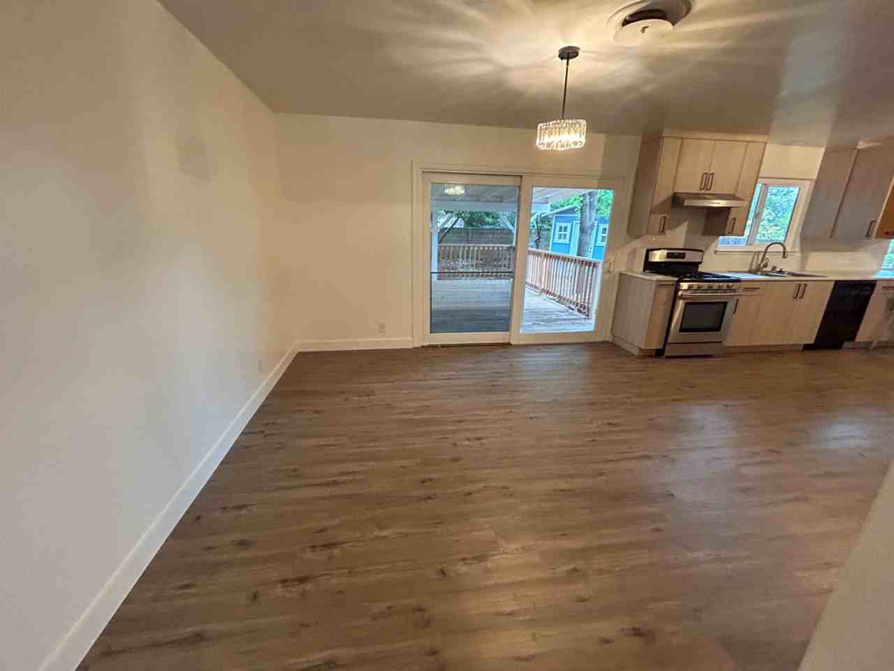 737 Estate St - Photo 4 of 24