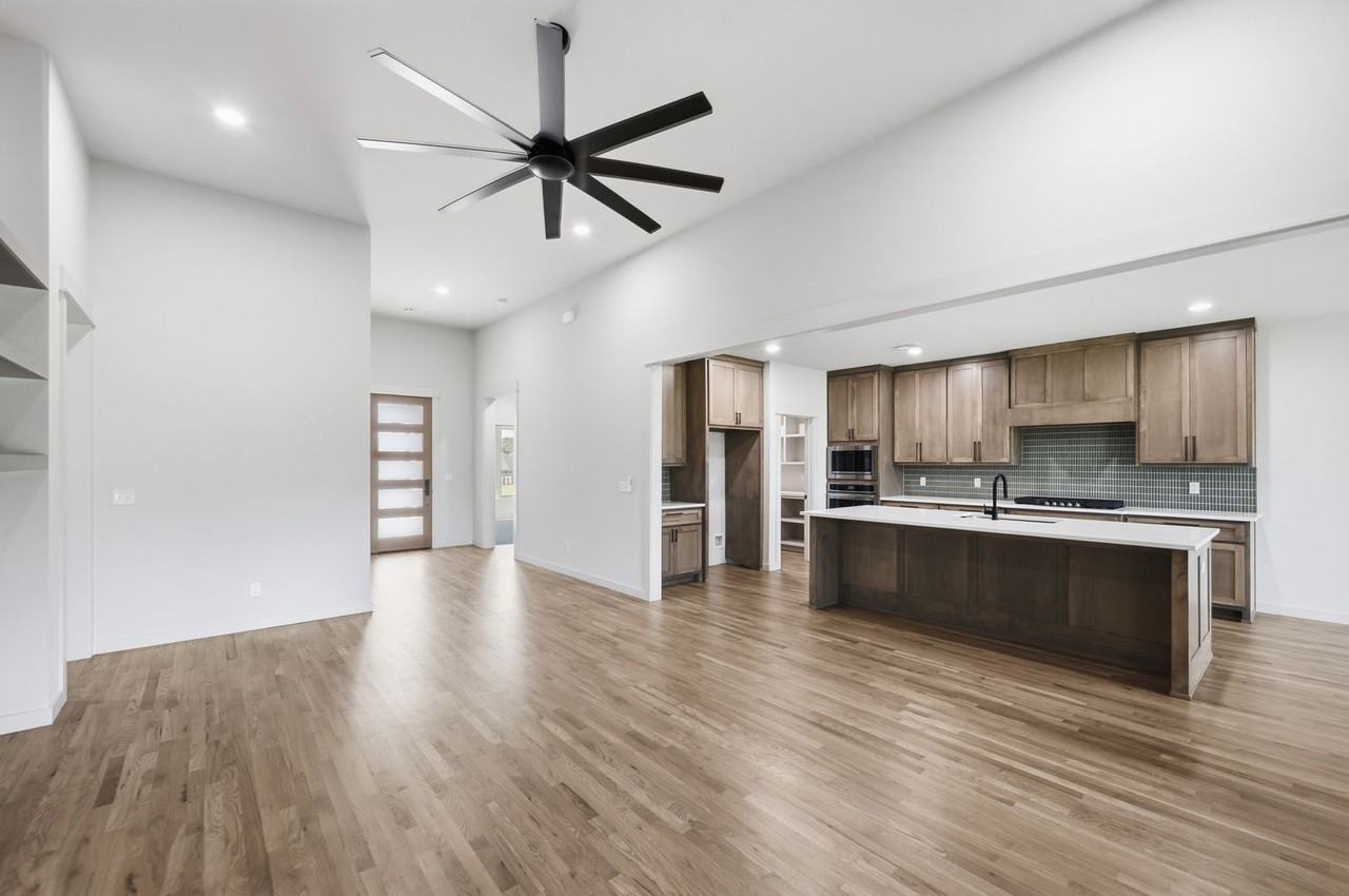 12909 S 21st Pl E - Photo 6 of 30