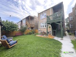 featured image of 6718 N Rockwell St #2