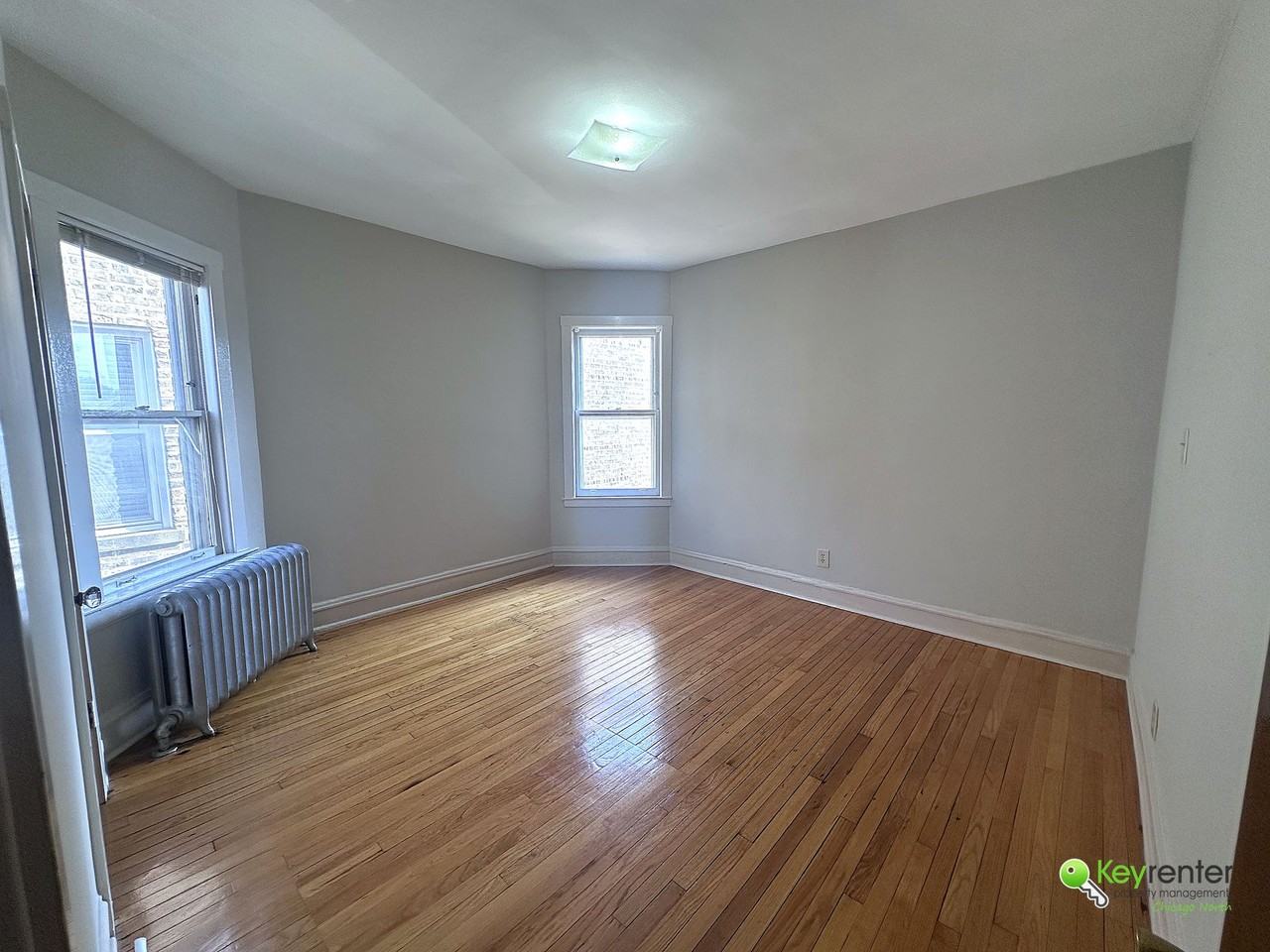 6718 N Rockwell St #2 - Photo 7 of 38