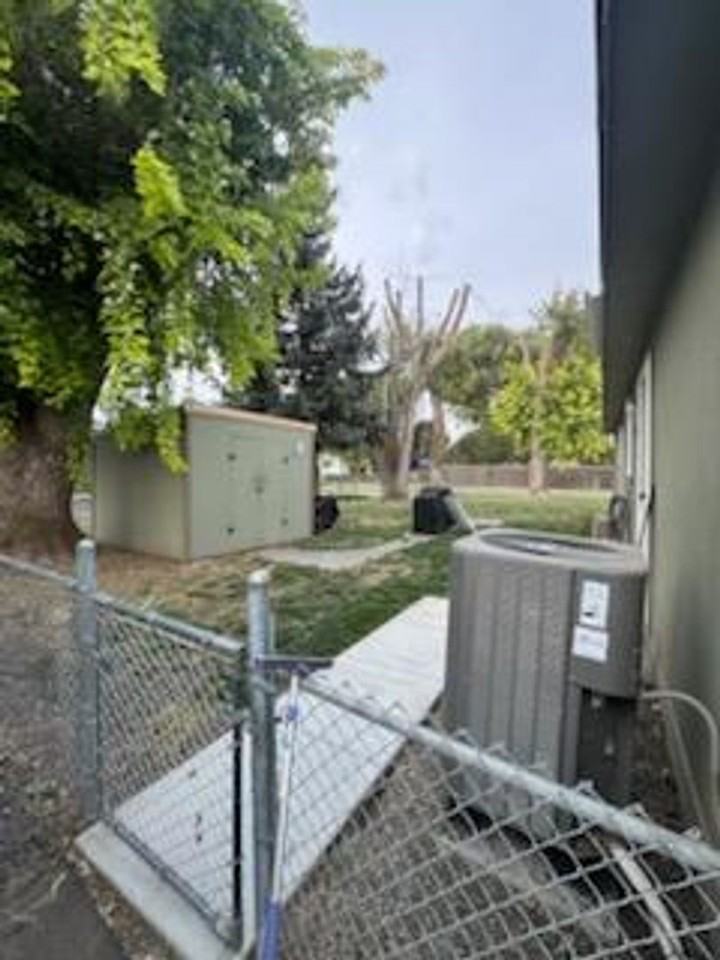 635 E Harding Ave - Photo 4 of 26