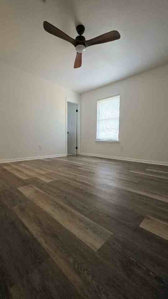 989 Wadsworth Dr - Photo 7 of 13