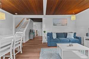 featured image of 17 Warren Ave