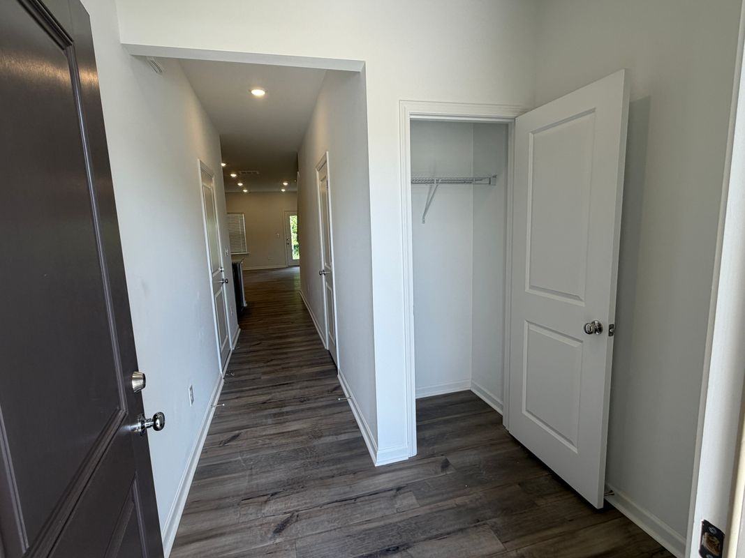 11908 Oak St - Photo 5 of 38