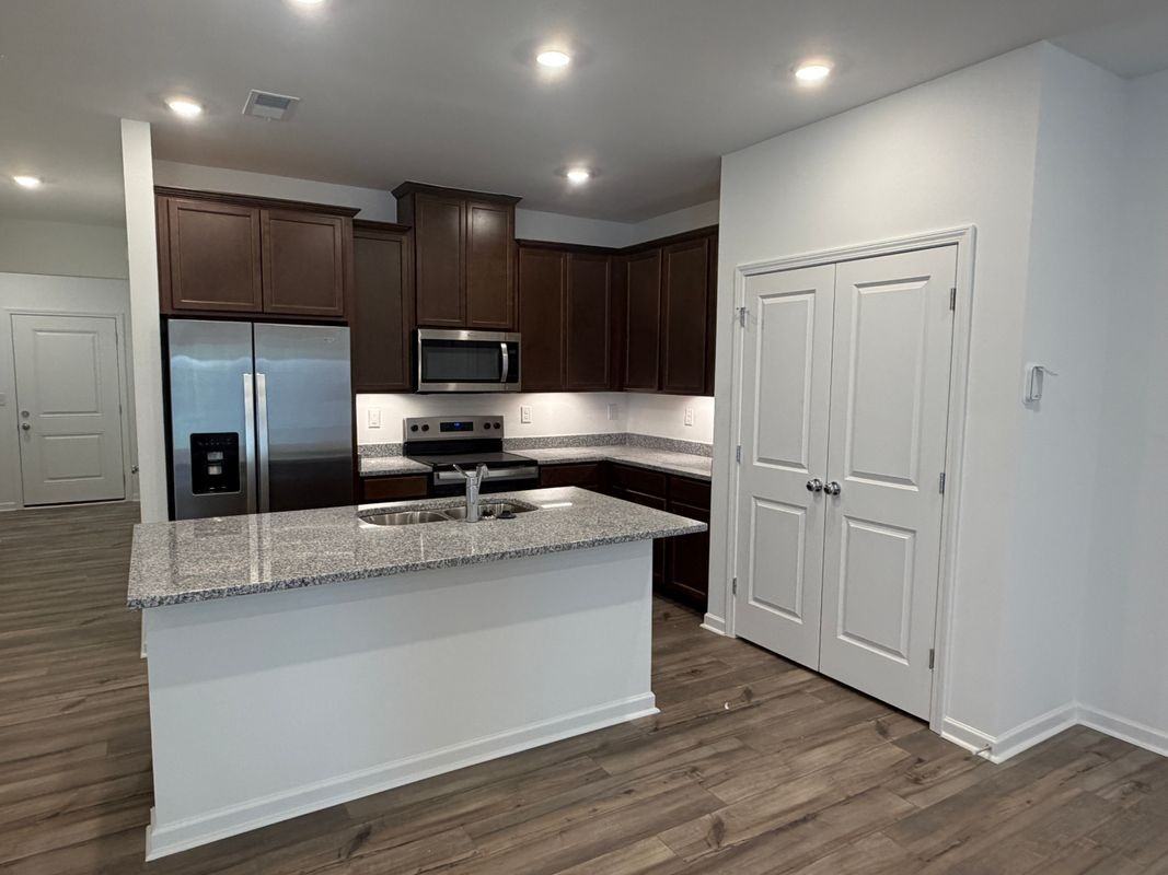 11908 Oak St - Photo 6 of 38