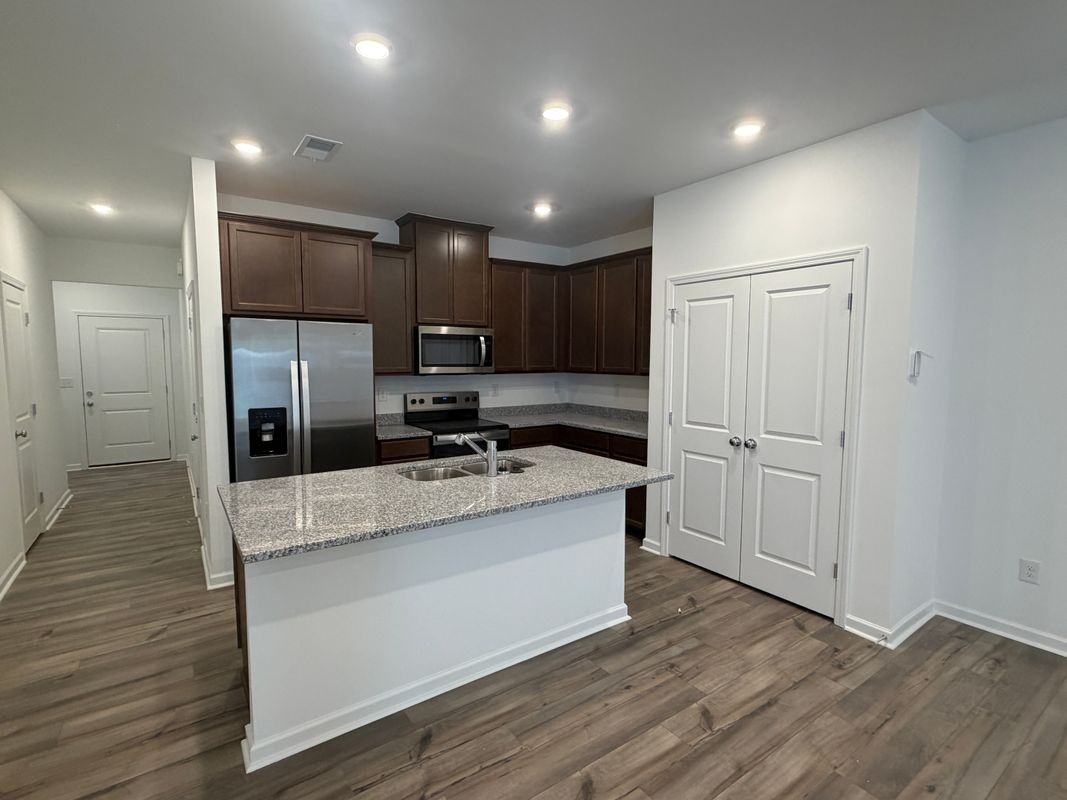 11908 Oak St - Photo 7 of 38