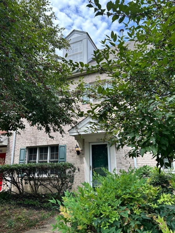 704 Mount Vernon Ave - Photo 2 of 45