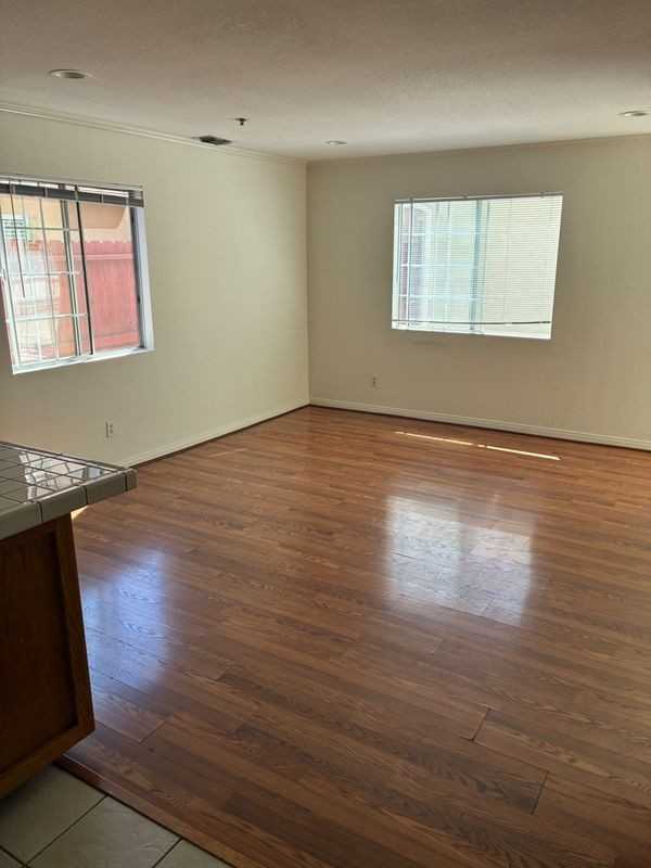 3420 Sherbourne Dr - Photo 3 of 5