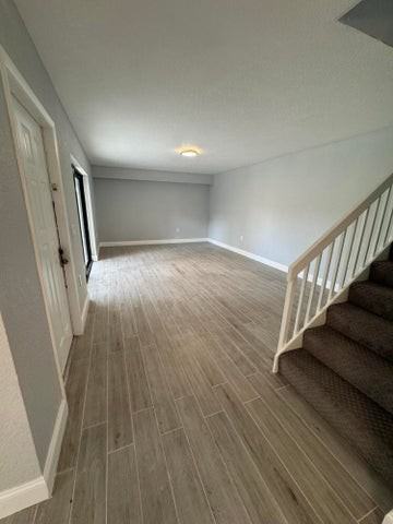 6905 69th Way - Photo 4 of 7