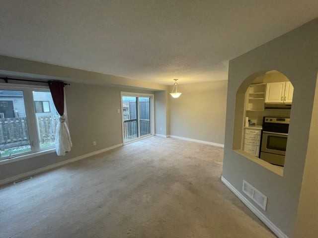 102 Nacarat Street - Photo 2 of 12