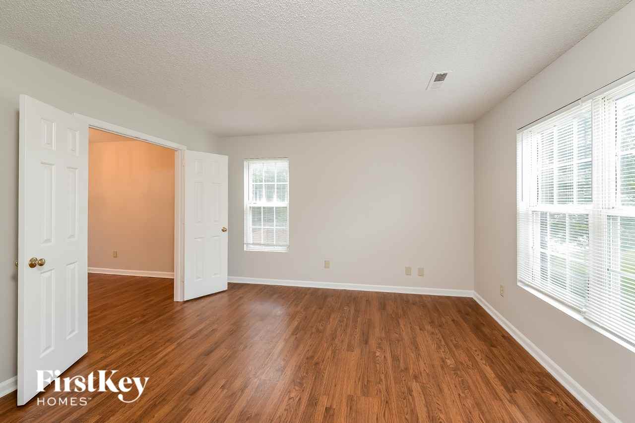 629 Nova Ave - Photo 7 of 16