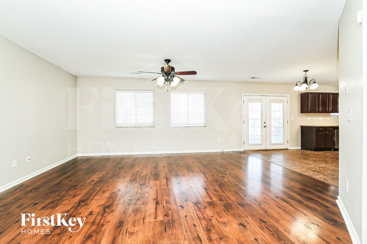 5004 Emberly Dr - Photo 3 of 16