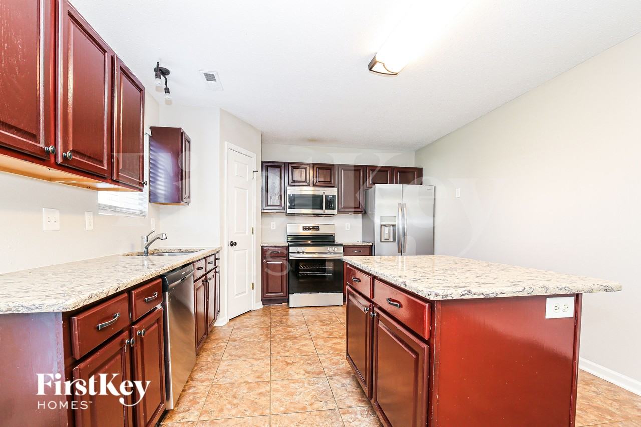 5004 Emberly Dr - Photo 7 of 16