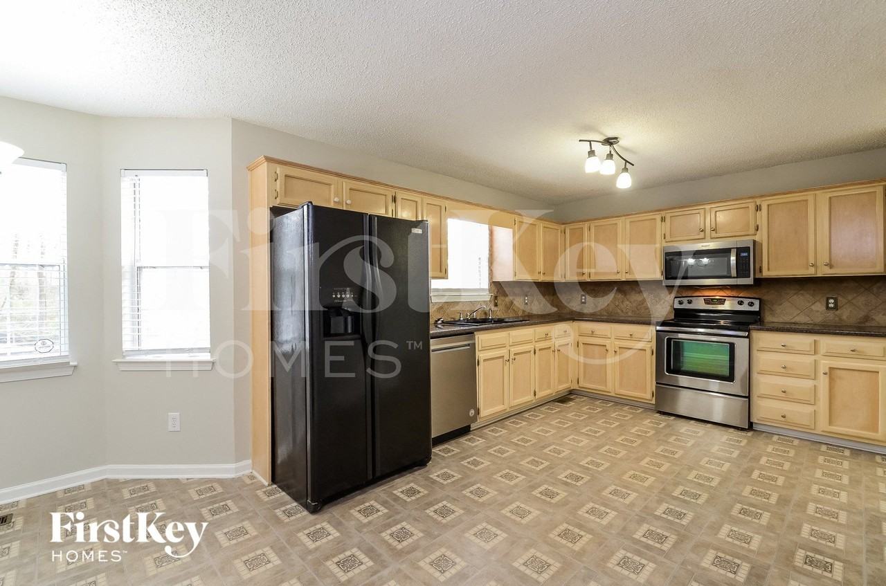 104 Ashford Ln - Photo 7 of 15