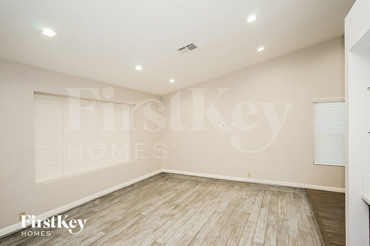 354 Bekasina Dr - Photo 2 of 15