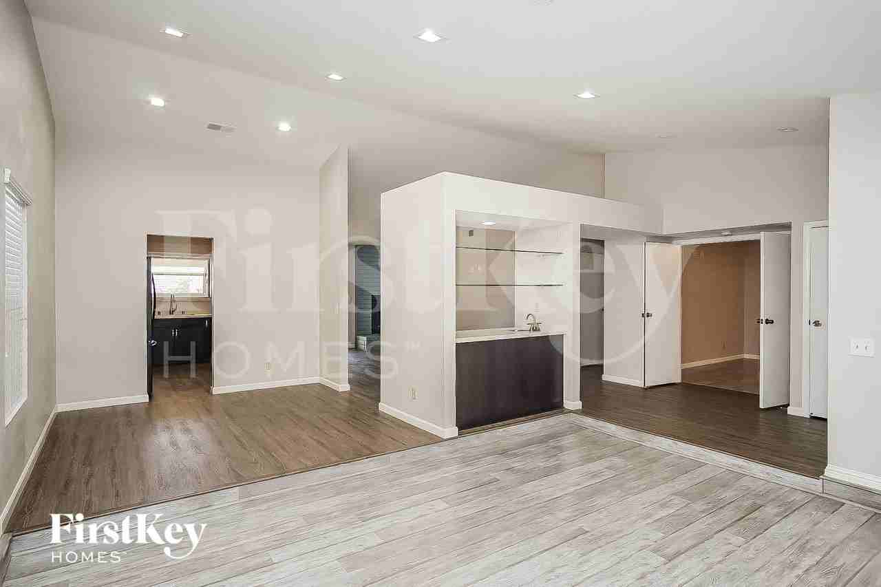 354 Bekasina Dr - Photo 4 of 15