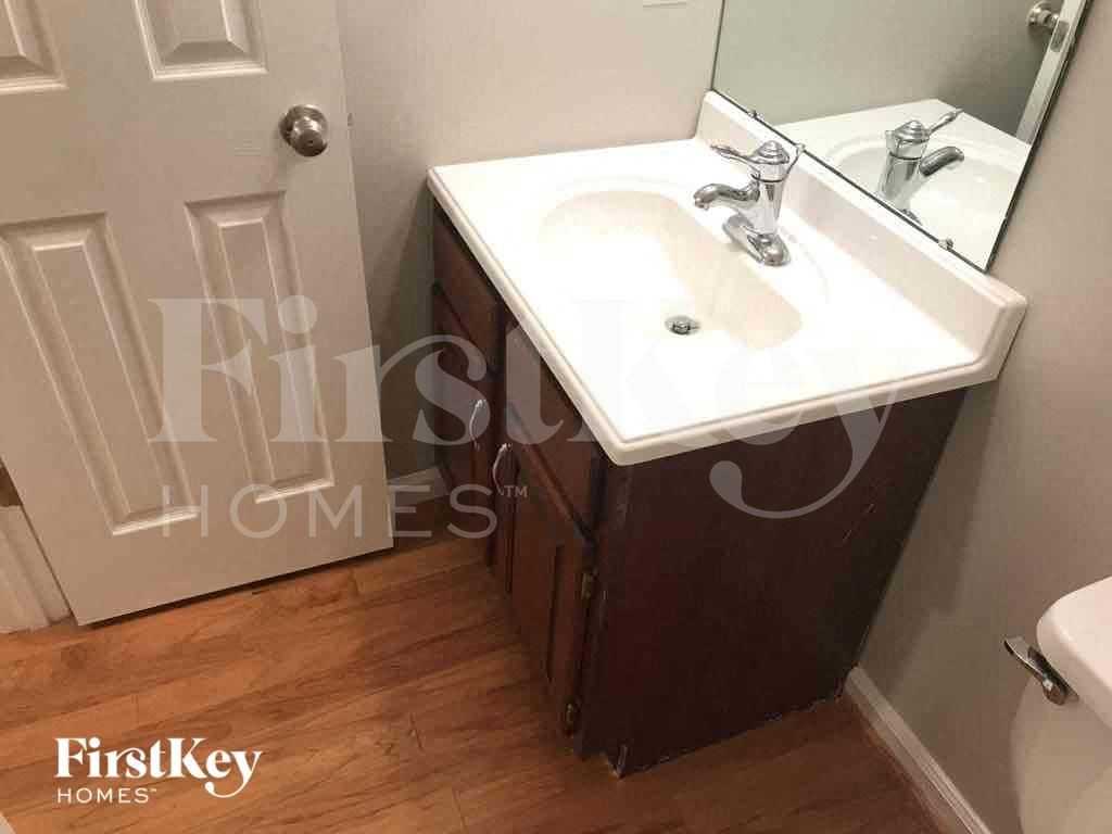 5933 Skyline Dr - Photo 4 of 12