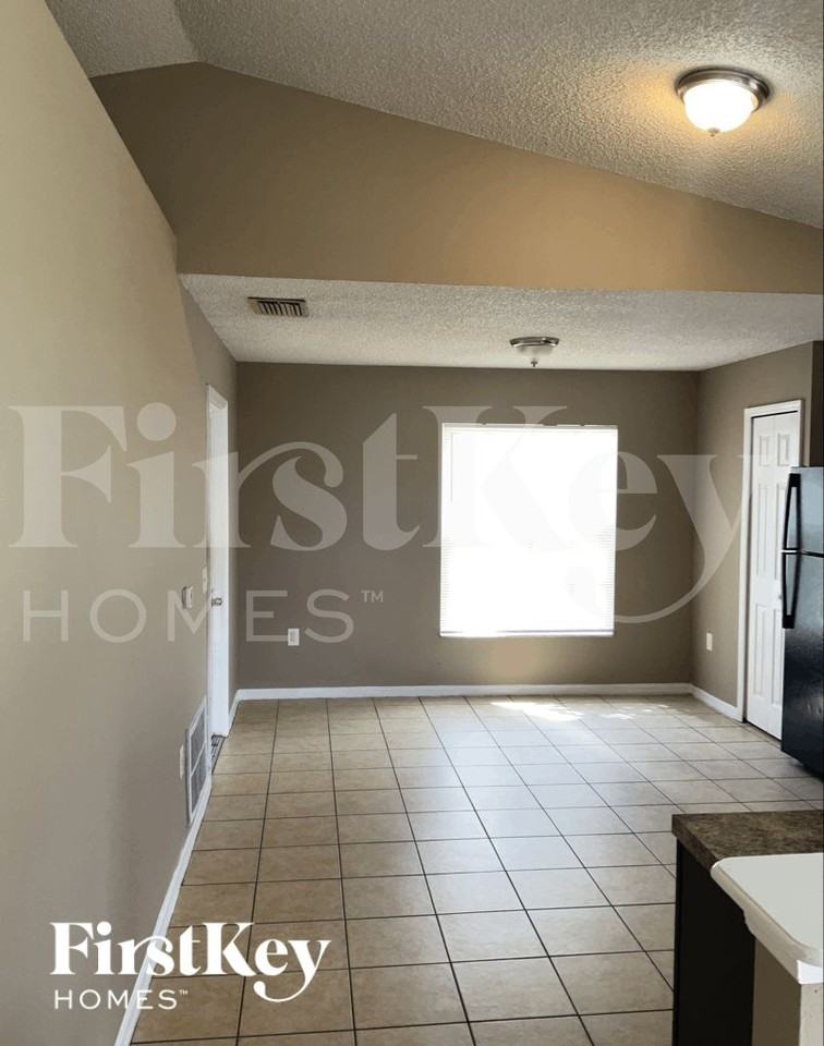 7446 Groveoak Dr - Photo 3 of 11