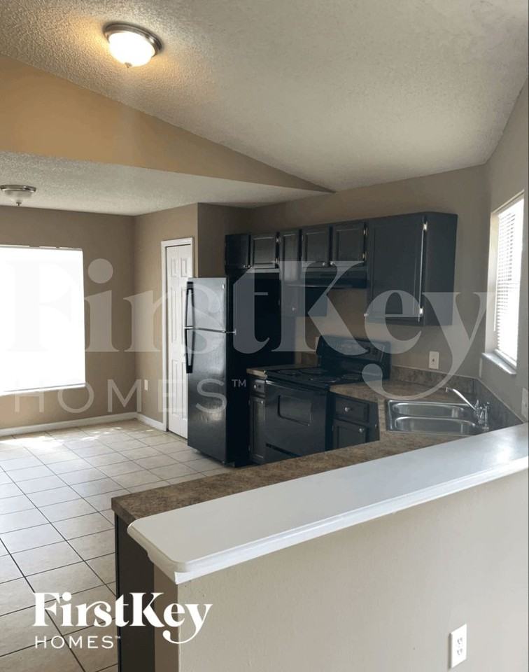7446 Groveoak Dr - Photo 6 of 11
