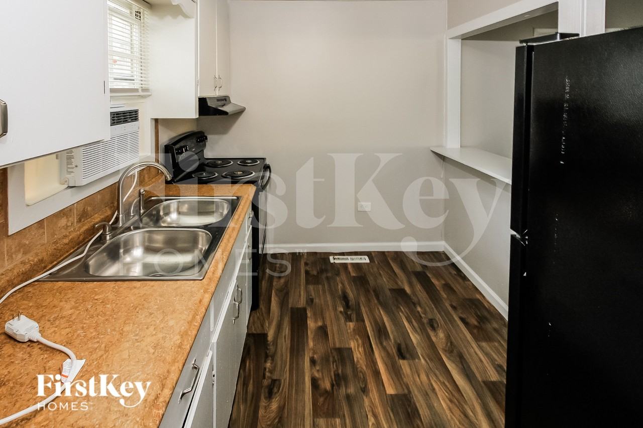 709 Ne 45th Ter - Photo 5 of 15