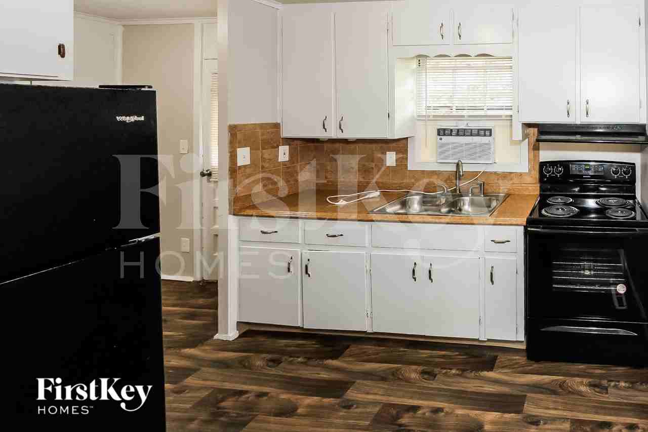 709 Ne 45th Ter - Photo 7 of 15