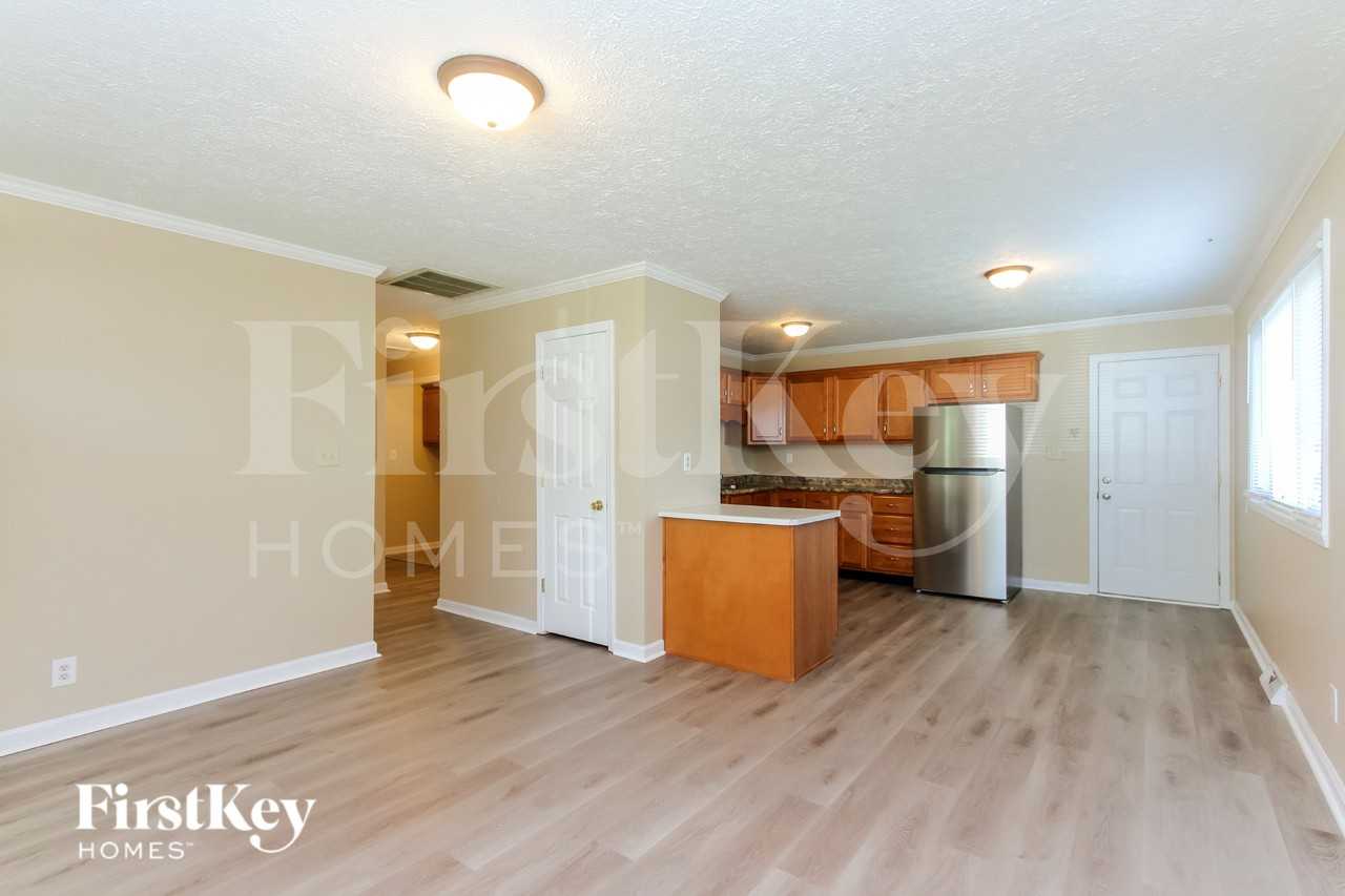 702 Delbrook Dr - Photo 3 of 16