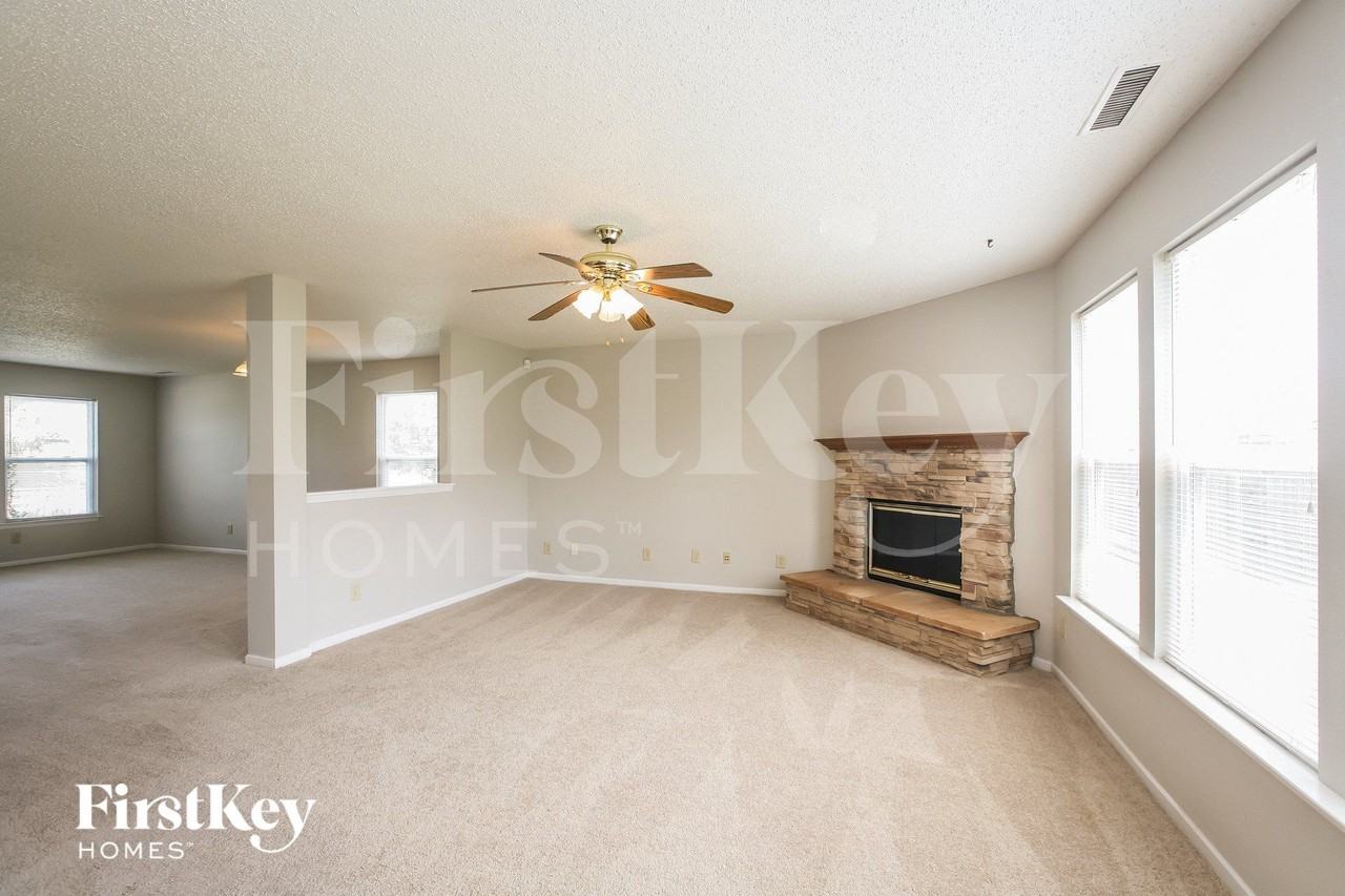 6827 W Littleton Dr - Photo 3 of 15
