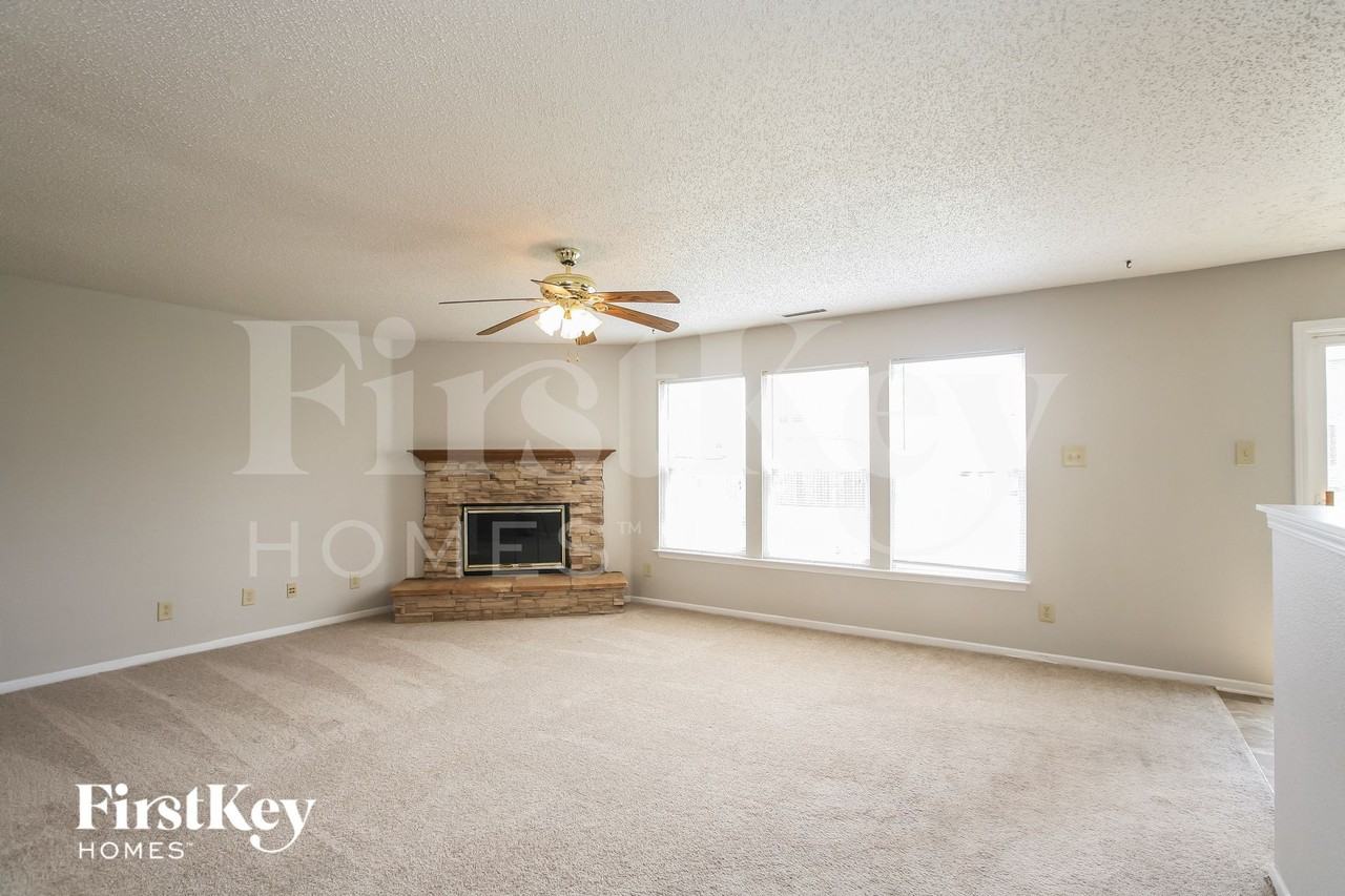6827 W Littleton Dr - Photo 4 of 15