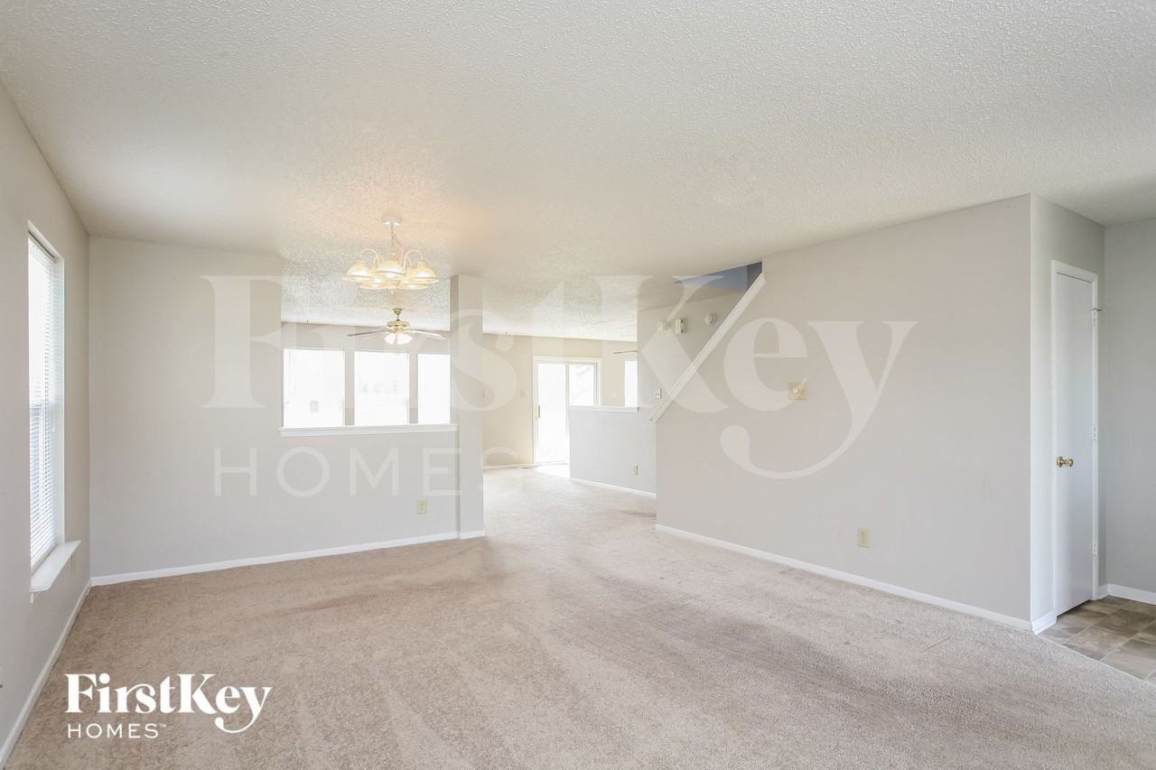 6827 W Littleton Dr - Photo 5 of 15