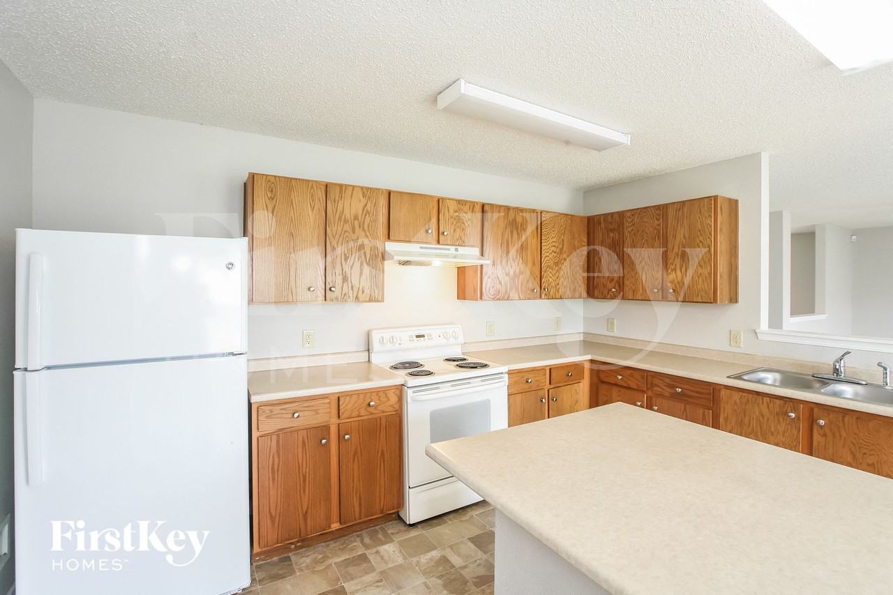 6827 W Littleton Dr - Photo 6 of 15